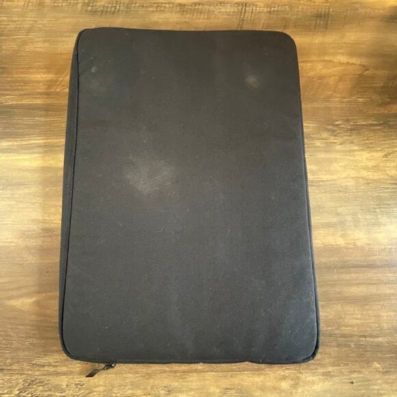 MacBook Air 13” 2018-2020 black soft case with hardshell - Picture 4 of 6